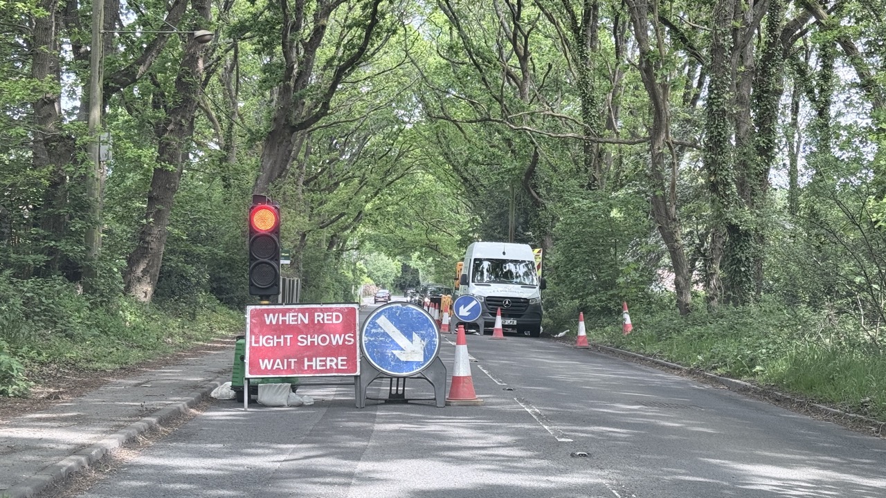 Verwood Road traffic lights return August